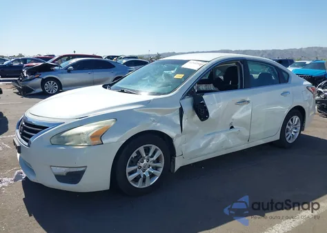 2015 Nissan Altima 2.5 S z USA, uszkodzony, nr VIN 1N4AL3AP8FC279171